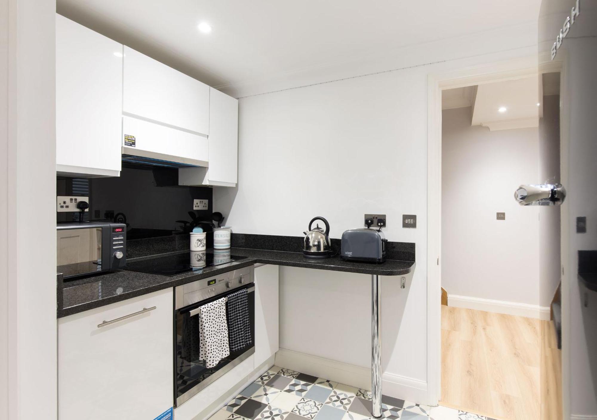 Spacious Quiet 4Bedrooms 6Beds House With Private Garage 5Min Walk To Paddington Station 伦敦 外观 照片